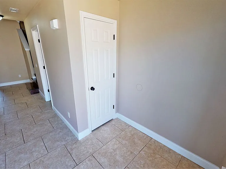 804 Meadowlands Drive — Photo 10