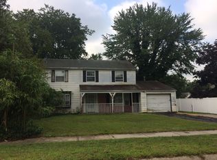8 Sterling Ln, Willingboro, NJ 08046