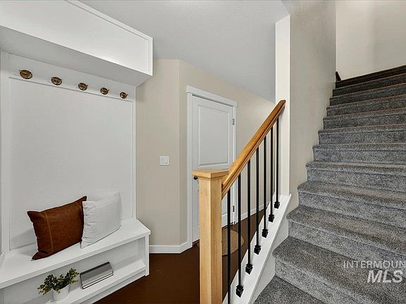 4th image of 8758 W Pine Valley Ln