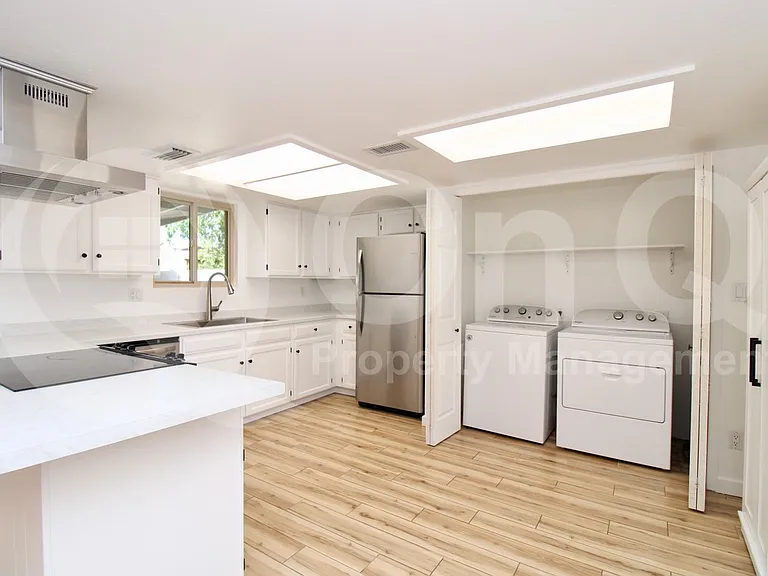 104 E Laurel Ave — Photo 3