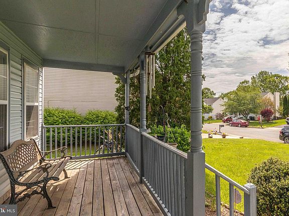3rd image of 6078 Oaklawn Ln