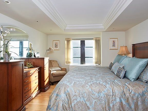 4th image of 43 W 61st St APT 20L