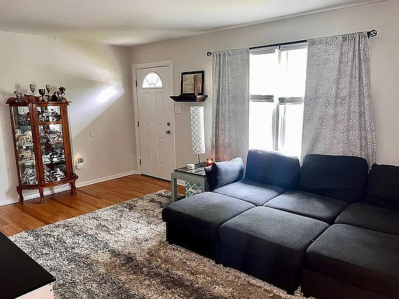 3rd image of 3601 Rolling Hill Ave NW