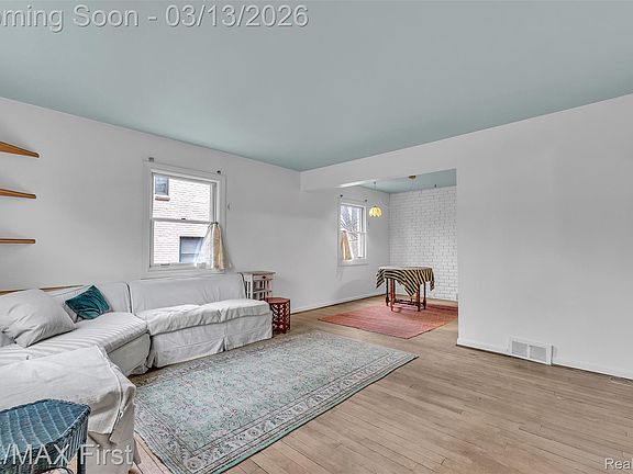 5th image of 1974 Graefield Rd