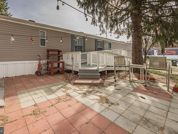 2nd image of 15 Clayton Dr