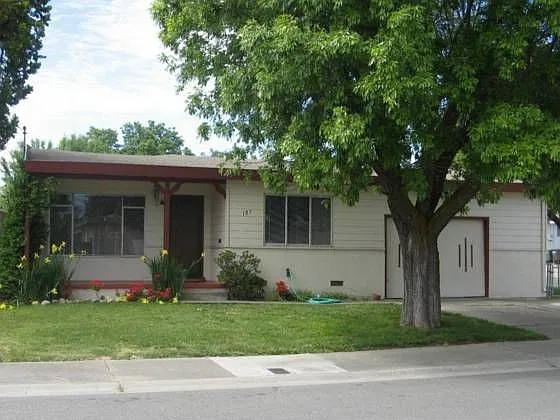 187 Lorraine Ave photo 1