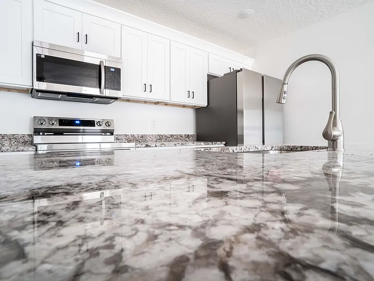 526 Gadsden Rd NW — Photo 3