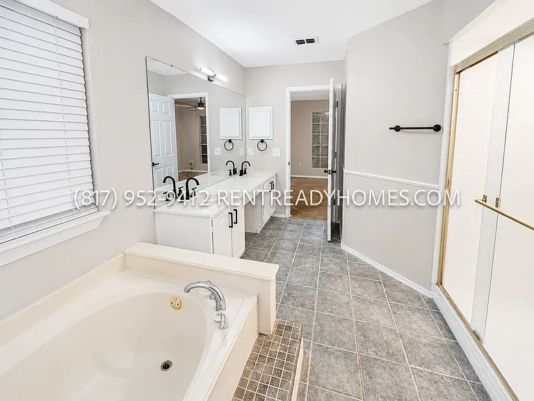 3405 Plantation Ln — Photo 16