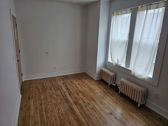 3rd image of 1721 University Ave SE APT 14