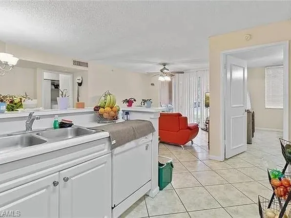 1260 Wildwood Lakes Blvd APT 103, Naples, FL 34104