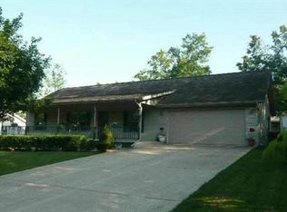 709 Locust Ave, Bull Shoals, AR 72619