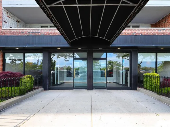 1625 Emmons Avenue image 2 of 32