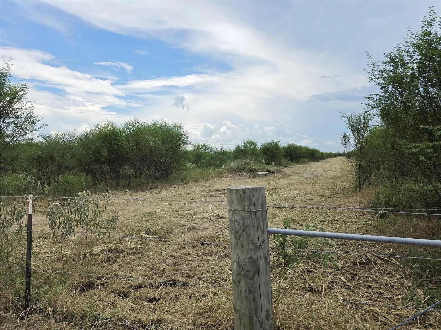 Studio, 740520 sqft, $4,500 — Photo 2