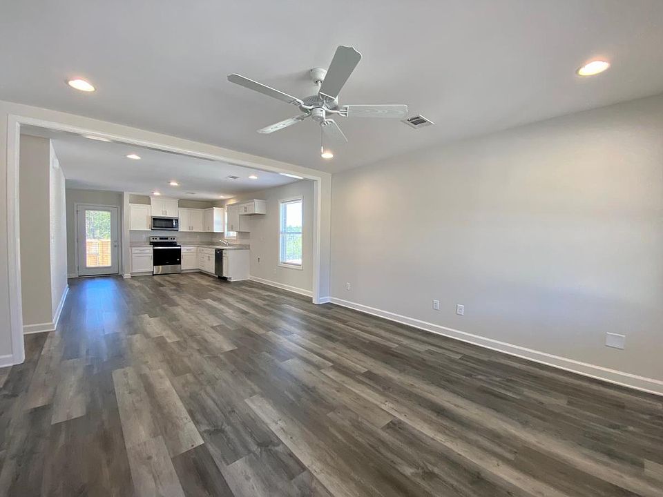 1st image of 7220 60th Ave E