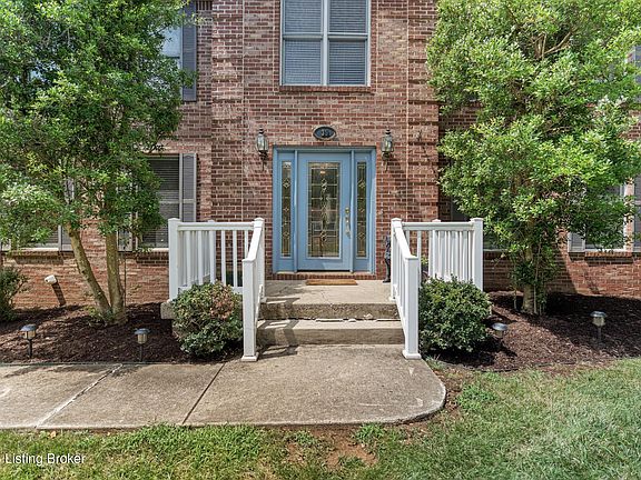 3rd image of 39 Honeysuckle Way