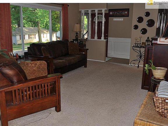 3rd image of 3820 S Stonewall Ave