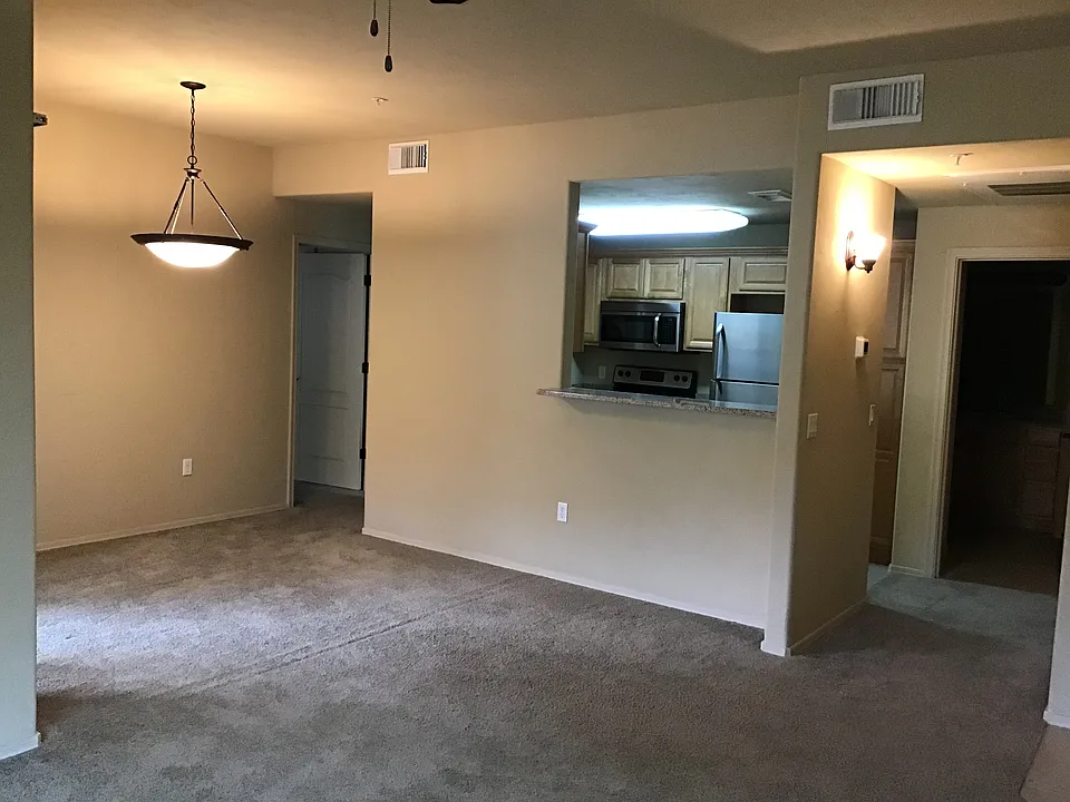 2550 E River Rd #5202