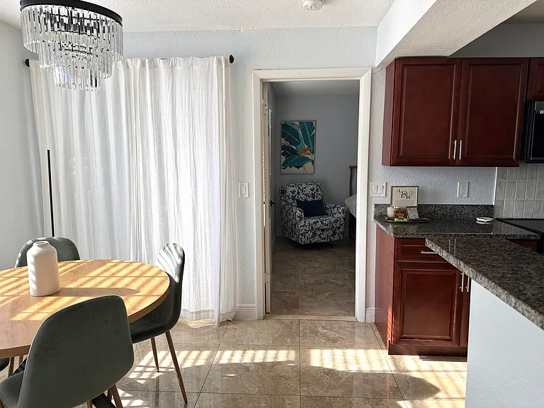 11526 Westwood Blvd #711 — Photo 20