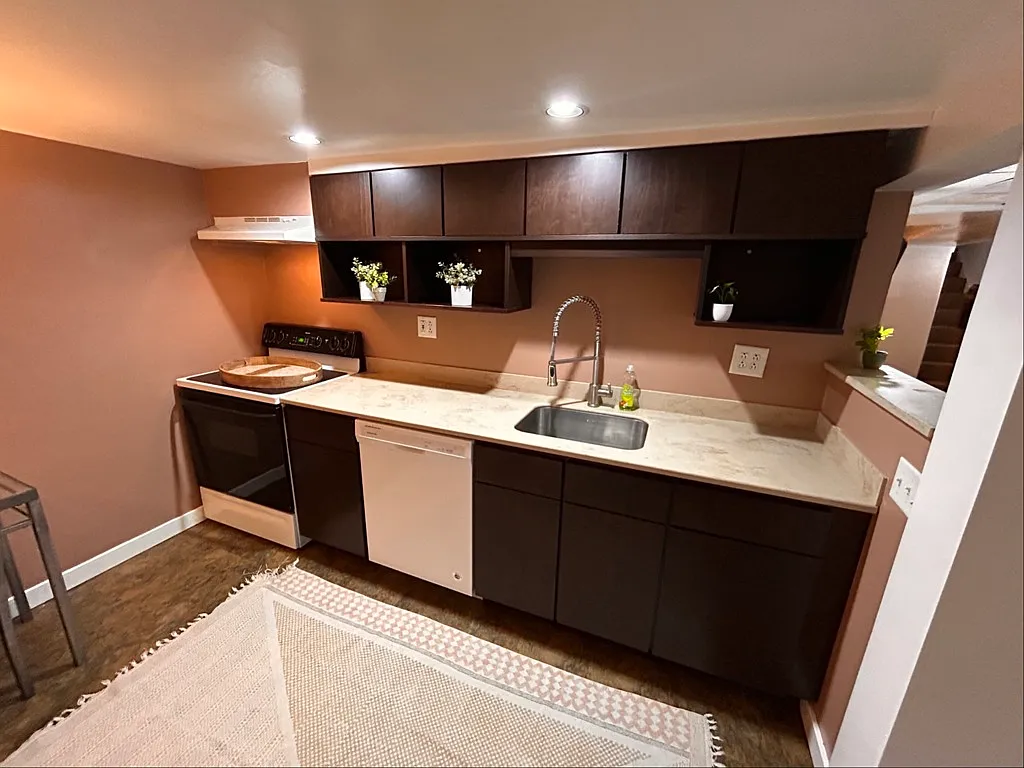 Private Suite Flexible Use — Photo 2