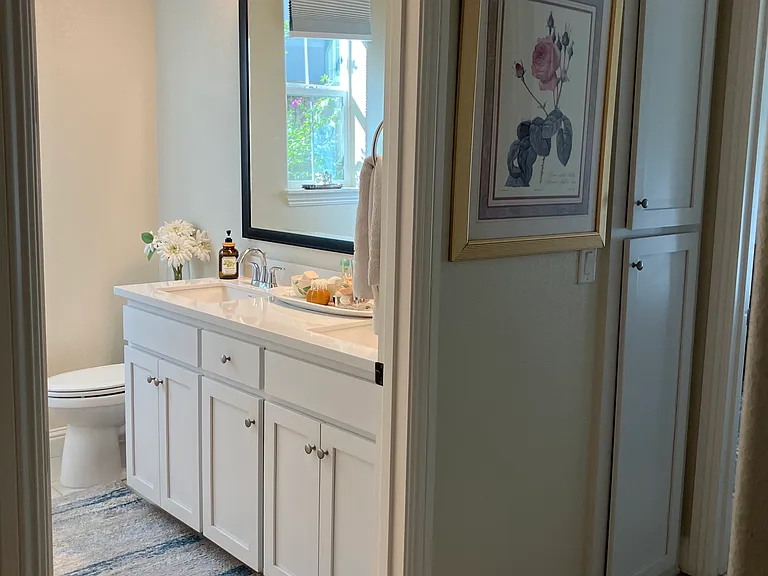 This bathroom is shared between Bedrooms #1 and 2.