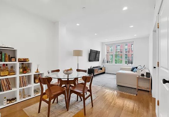 4th image of 465 Carroll St APT 2A