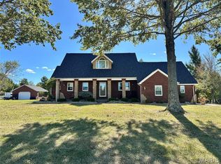 7 Lakeside Dr, Perryville, MO 63775