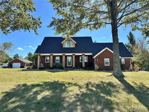 7 Lakeside Dr, Perryville, MO 63775