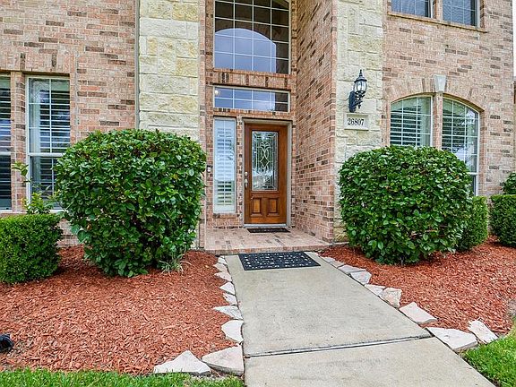3rd image of 26807 Harwood Heights Dr