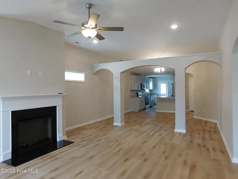 710 N B St — Photo 4