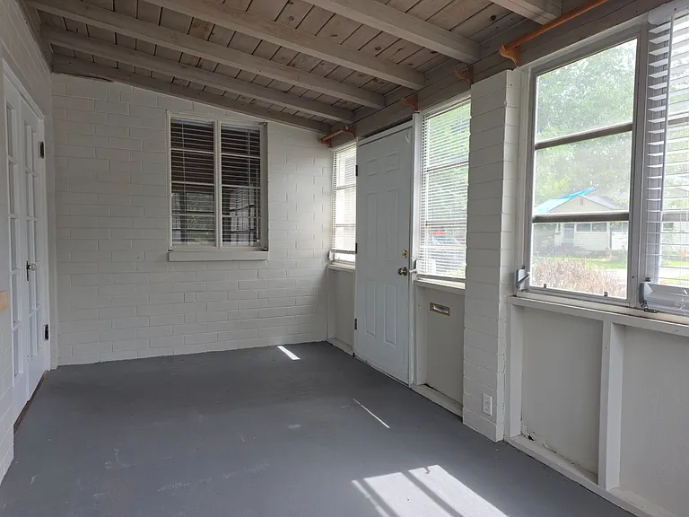 747 Maryland Ave — Photo 4