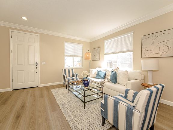 3rd image of 1701 Sandypoint Rd