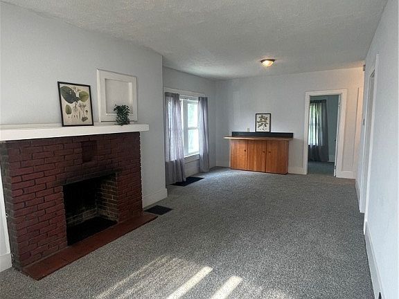 5th image of 78 Elinor Ave