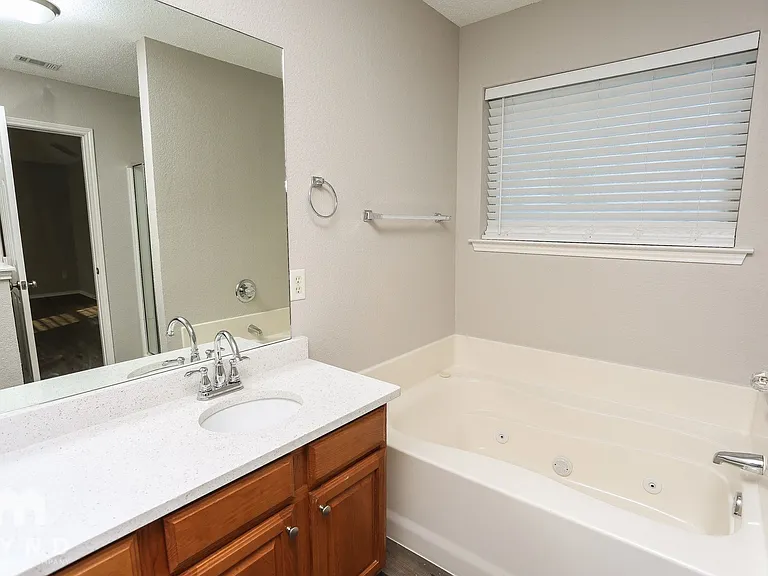 521 Denise St — Photo 16