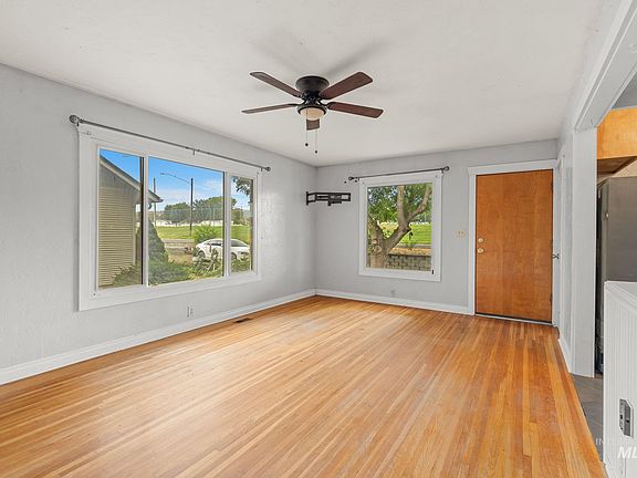 5th image of 1517 11th Ave