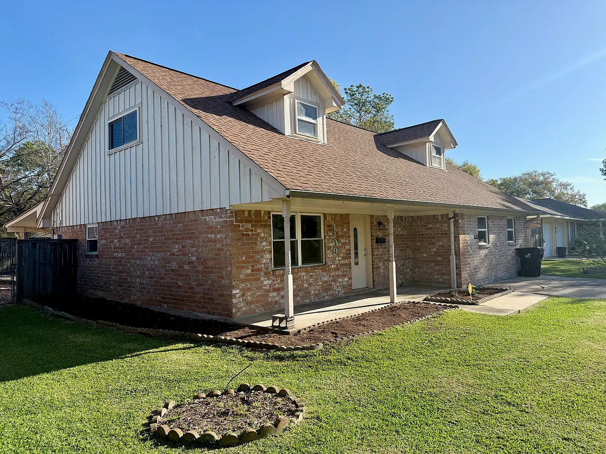Building Photo - 1109 Sally Anne Dr