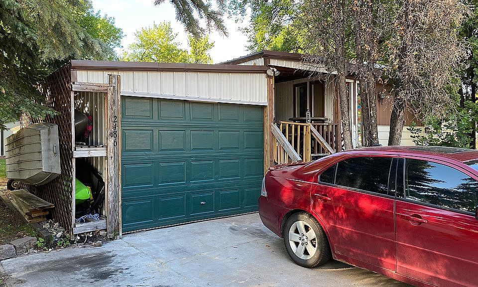 1st image of 2486 Estabrook Dr
