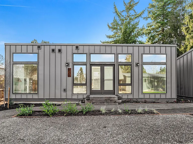 11458 NE Morris St — Photo 1