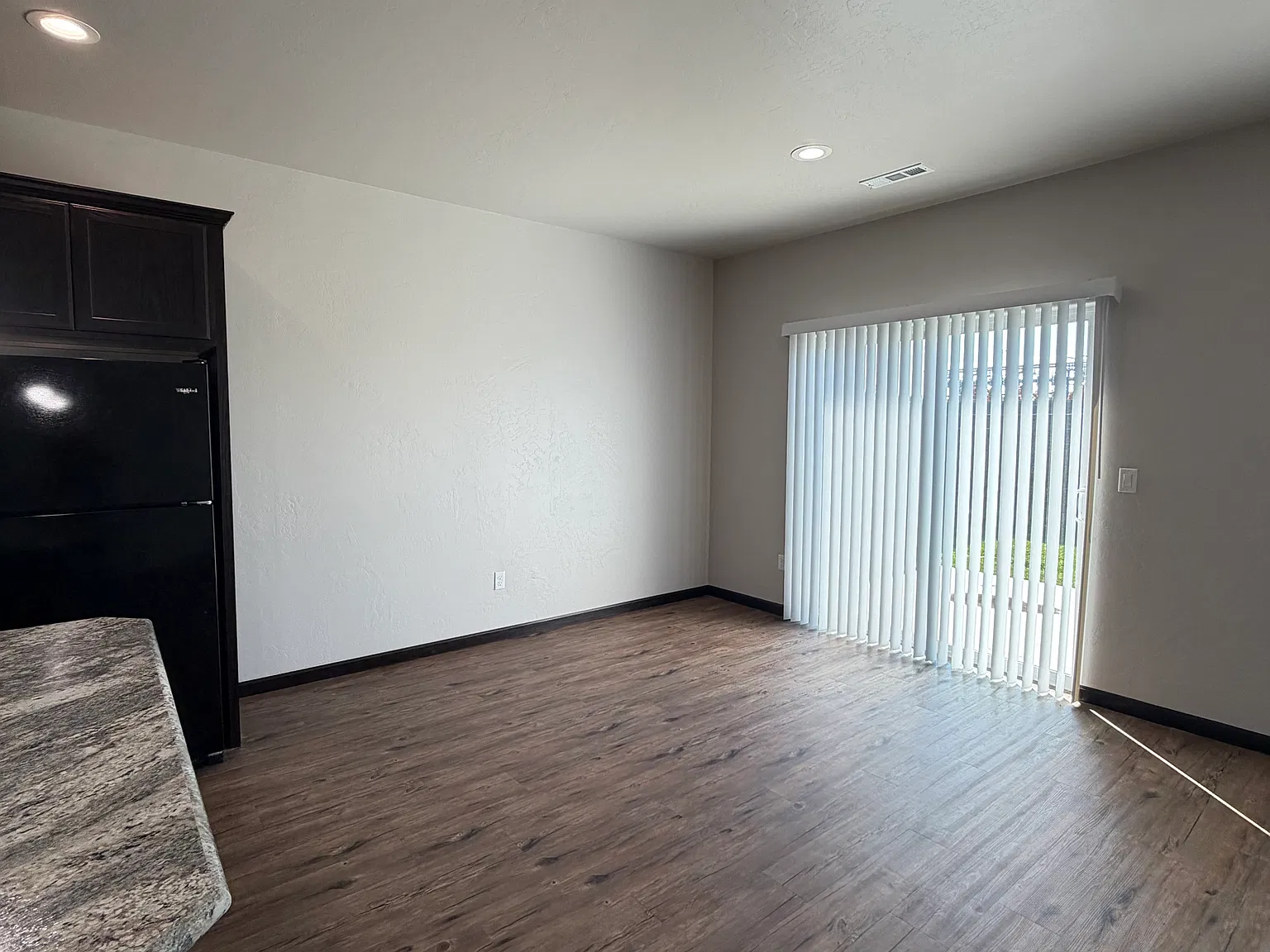 2 bed, 1150 sqft, $1,975 — Photo 4