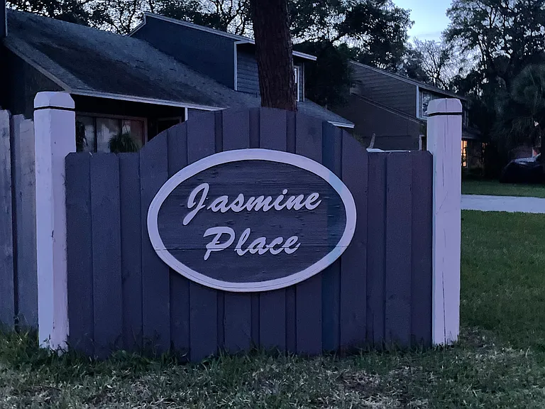 4 Jasmine Pl — Photo 13