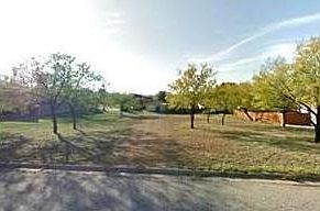 3rd image of 624 Scott Pl