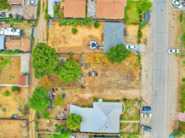 18839 11th St, Bloomington, CA 92316