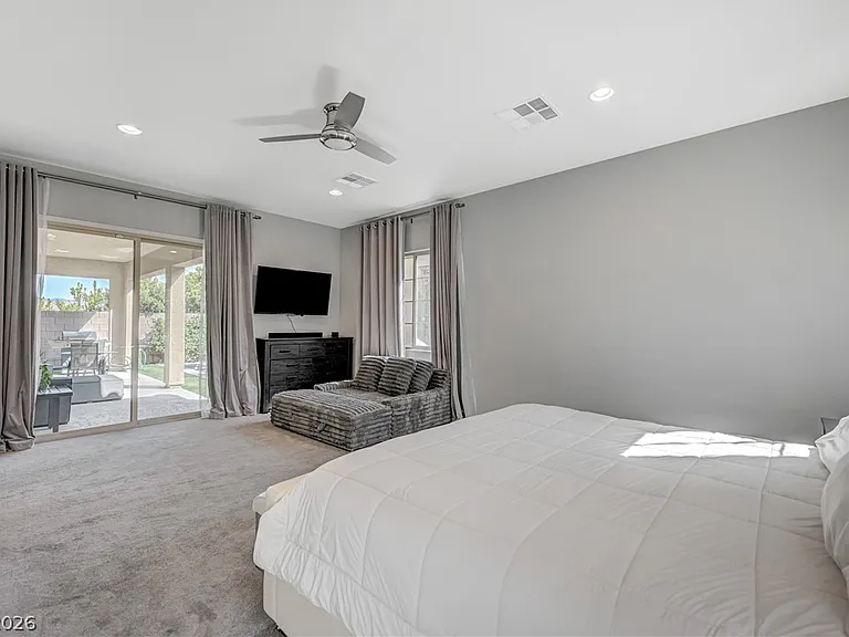 3943 Reyes Ave — Photo 39