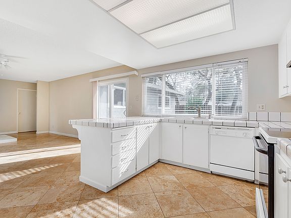 4th image of 6605 Verhoven Ct