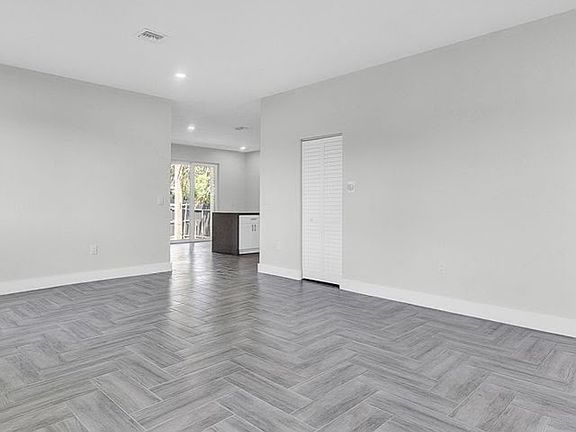 2nd image of 600 NW 19th Ave #1
