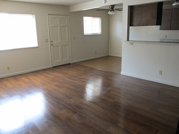 2nd image of 621 Saginaw St #8