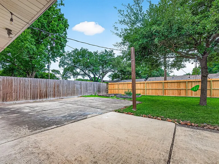 5422 Hummingbird St — Photo 40