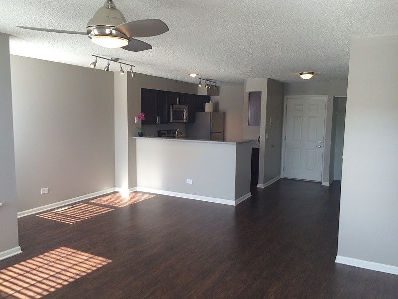 Flow from Kitchen to Living/Dining