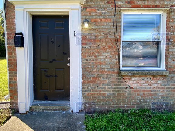2nd image of 2101 Newbourne St APT 1
