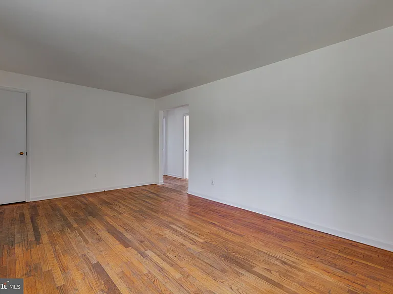 4297 Lunceford Ln — Photo 11