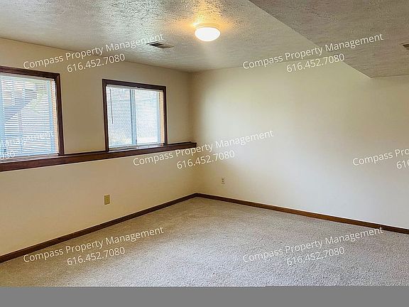 4th image of 4468 Applewood Dr SE